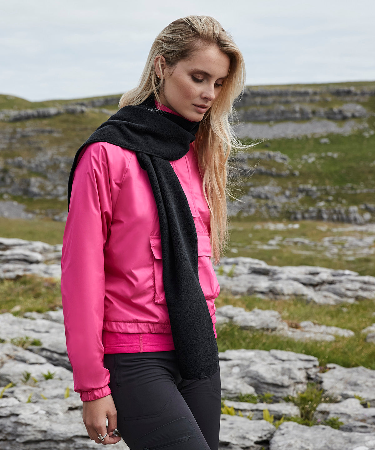 Recycelter Fleeceschal | Schwarz