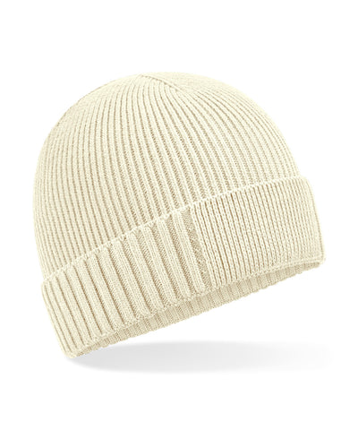 Designed Beanie mit Patch aus Bio-Baumwolle | Sand