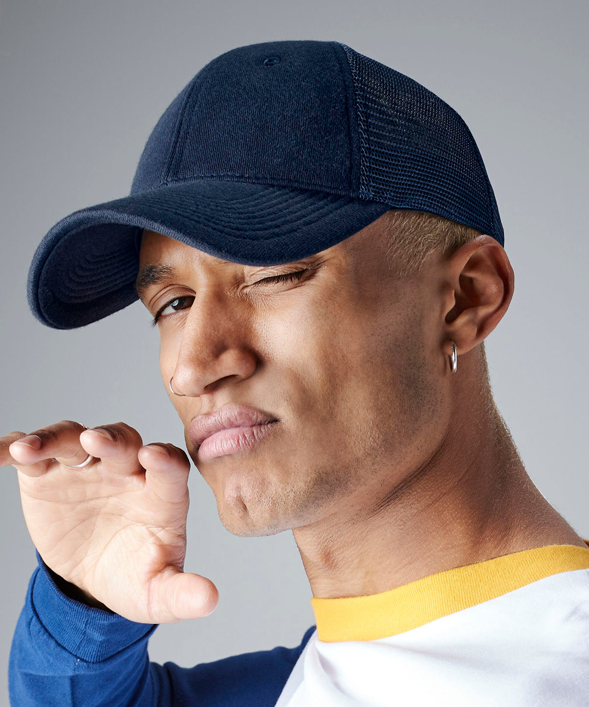 Athleisure Trucker Jersey | Sportliche Trucker Cap | Schwarz