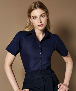 Blusa de negocios de manga corta (ajuste entallado) | Negro