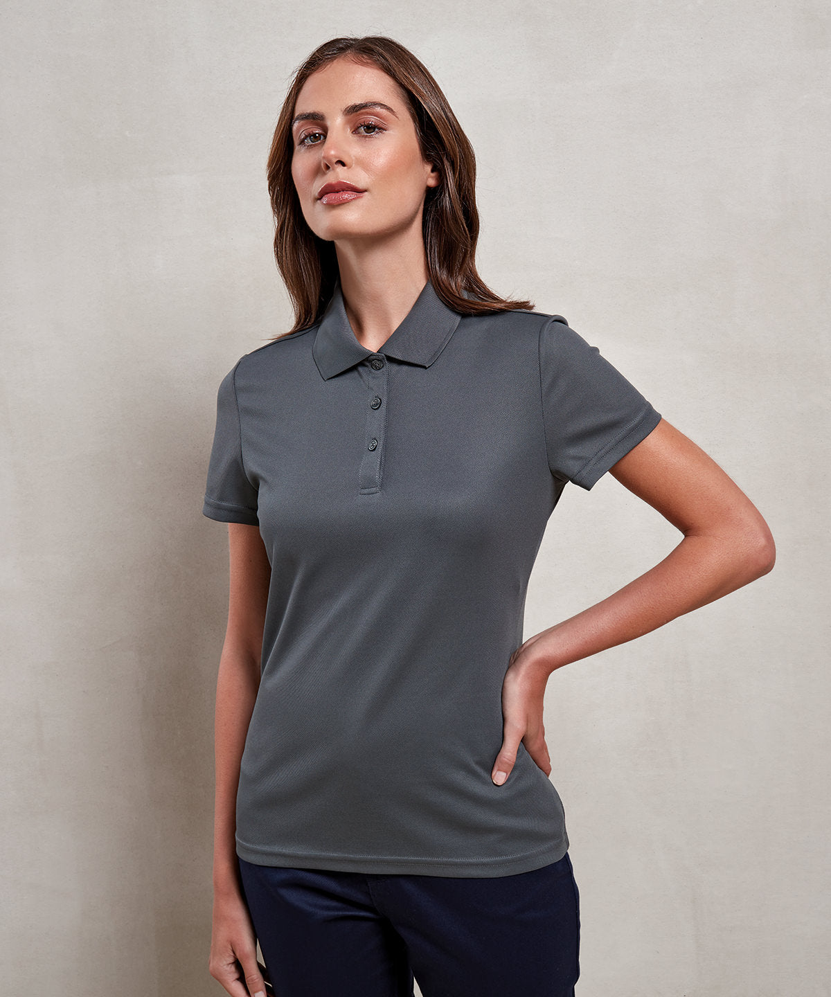 Camiseta polo para mujer reciclada teida en hilo | Gris Oscuro