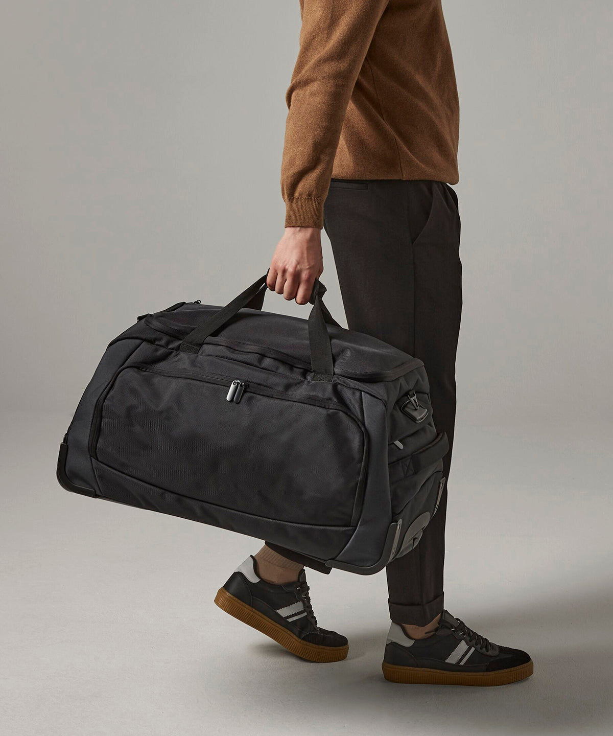 Bolsa de viaje con ruedas de tungsteno | Negro/Grafito Oscuro