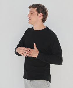 Camiseta unisex con eslogan y hombros cados | Negra Profunda